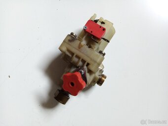 JUNKERS ZR 24-3AE 23 a JUNKERS ZWE 24-2AE 23 - 17