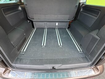 Volkswagen Multivan MULTIVAN2.0TDI/103kW / 7.Míst r.v.2009 - 17