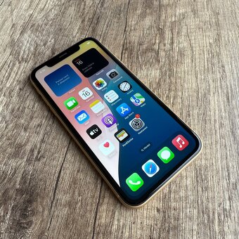 iPhone XR 64GB, žlutý (12 měsíců záruka) - 17