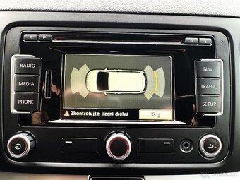 VOLKSWAGEN SHARAN 2.0TDI NAVIGACE,TAŽNÉ,ALU,WEBASTO,SERVISKA - 17