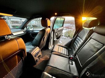 Touareg 3.0 V6 180 kW Exclusive nezávislé topení, vzduch - 17