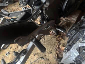 Rozprodam Yamaha TDM 900 01-13 na nahradni dily - 17