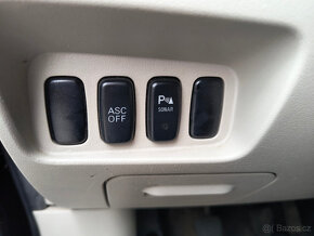 Citroën C-Crosser 2.2 HDI 1.MAJ.ČR 4X4/7MÍST/NAVI/KŮŽE/TAŽNÉ - 17