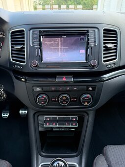 VW Sharan 2.0 TDI SOUND - 17