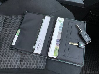 Škoda Octavia combi 1.6 TDi koupeno nové v ČR - 17