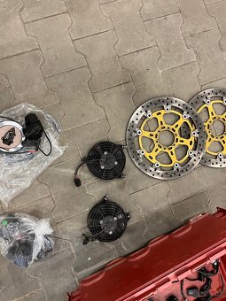 Aprilia rsv 1000r náhradní díly, carbony atd - 17