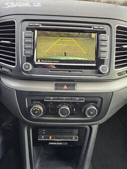 VW Sharan 2.0 TDI 103kW,DSG,Kamera,Tažné,Navi,Serviska. - 17