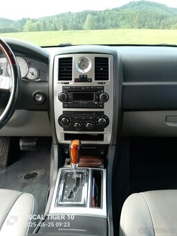 Chrysler 300 C TOURING 3.0 CRD - 17