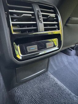 VW Passat B8 2.0 TDi 110 kW 07/2016 2x klíč 2x kola serviska - 17