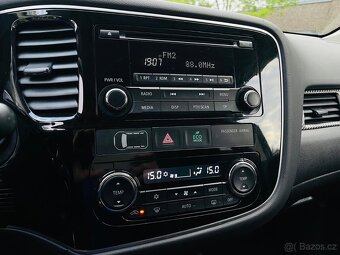 Mitsubishi Outlander 2.2Di-D 4x4 AUTOMAT SENZORY SERVISKA - 17