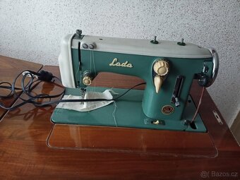 Starožitný nábytek - 17