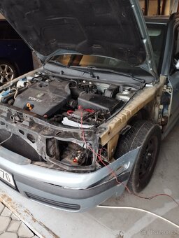Prodám na dodělání nebo na díly plně funkční škoda octavia 1 - 17