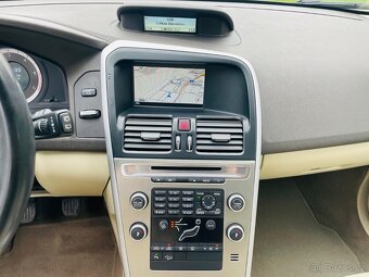 Volvo XC60 2.4 D5 4x4 151KW MANUÁL 1.MAJITEL NAVI SERVISKA - 17