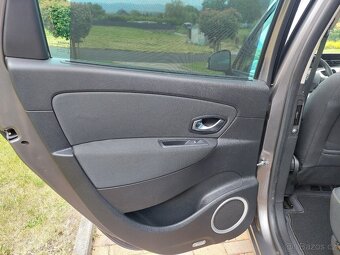 Renault Scenic III 1.6 81Kw, 9/2009  100 400KM  - 17