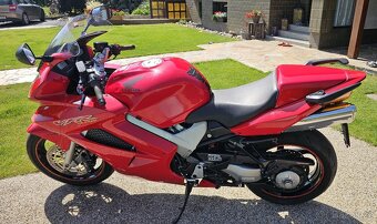 Honda VFR 800 VTEC RC46 - 17