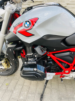 BMW R1200R LC r.v.2016 najeto 41tis km Akrapovič - 17