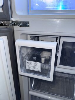 Rezervace Americká lednice Beko GNE134631X - 17