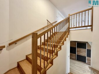 Prodej krásného rodinného domu 369 m2 s pozemkem 2270 m2 - 17