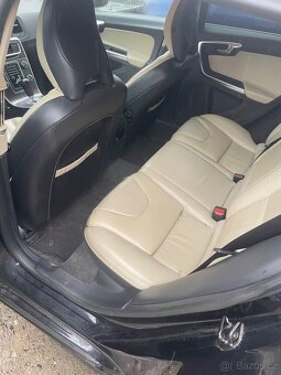 Prodám Volvo V60 D5, 2.4   4x4 - 17