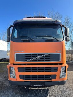 VOLVO FH 12 460.  Mrazák 6X2.  Euro 3. - 17