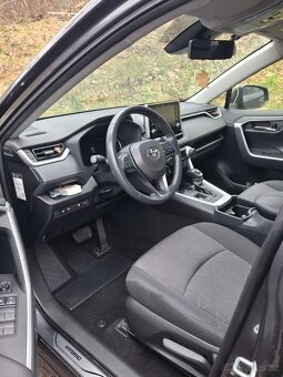 Toyota Rav 4 hybridní - 17