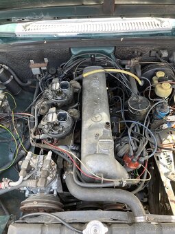 Mercedes Benz 114 US - 17