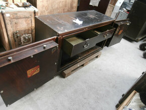 Trezor starý železobetonový zlatnický pult za 11.000 kč - 17