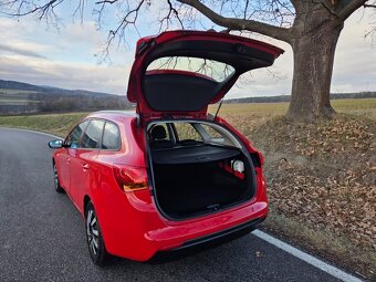 KIA CEED COMBI - KUP ČR - NAFTA - UDRŽOVANÝ - 2016 - 17