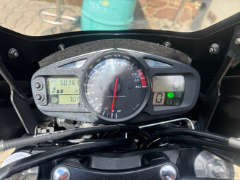 Suzuki GSR 600 - 17