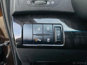 Kia Sorento 2.2CRDi 4x4 MANUÁL 7 MÍST VÝHŘEV TAŽNÉ KAMERA - 17