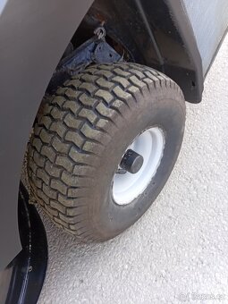 Prodám zahradní traktor Castelgarden XF130 12.5Hp - 17