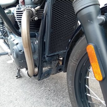 Triumph Street Twin 900 - 17