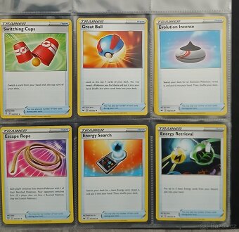 Pokemon karty v albu - 17