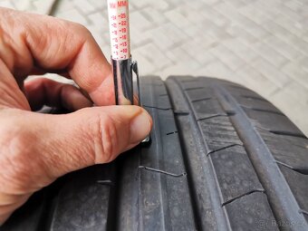 BMW dvourozměr 275/40 a 245/45 R19 Pirrelli 7mm letní, - 17