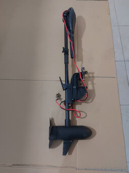 Prodám zánovní katamarán Prologic+motor Haswing 55lb - 17