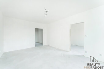 Prodej bytu 3+1, 74 m², Praha 8 - Troja, ulice Mazurská - 17
