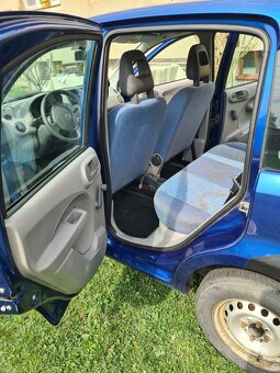 Fiat Panda modrá 2005 - 17