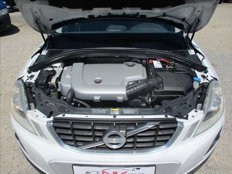 VOLVO XC60 2,4D5 120kw 4WD manuál 2009 bez koroze - 17