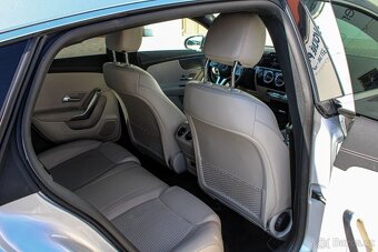 Mercedes-Benz CLA Shooting Brake SB 180 A/T - 17