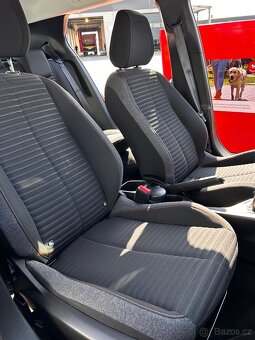 Peugeot 2008 1.2 PureTech 96 kW 2020 - 17