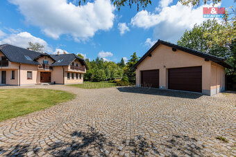 Prodej rodinného domu, 221 m², Nová Role, ul. Mezirolí - 17