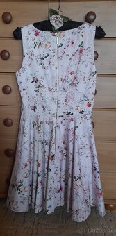 Closet květinové šaty s kapsami - 17