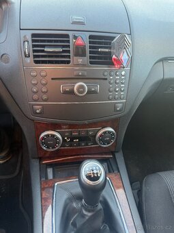 Mercedes-Benz 2,2 CDI Elegáne kombi W204 - 17