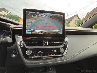 Corolla, 1.8Hybrid E-Cvt Comfort Sports,ČR,DPH - 17