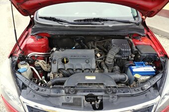 Kia Ceed 1,4 16V 66 kW 2010 HATCHBACK - 17