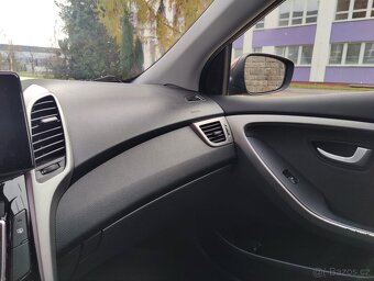 Hyundai i30 1,6 CW Trikolor + pneu - 17