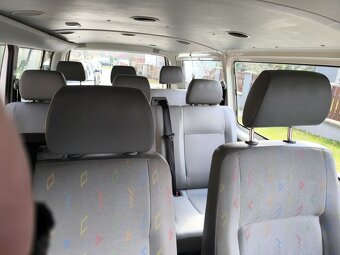 VW TRANSPORTER CARAVELLE 2,5 TDi LONG-9-míst - 17
