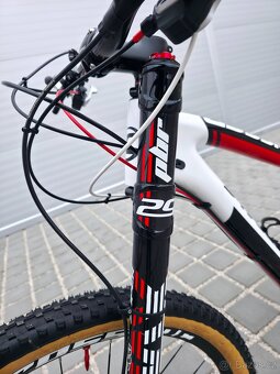 Horské kolo Cannondale Trigger Carbon 2 Hi-Mod Lefty 29″ - 17