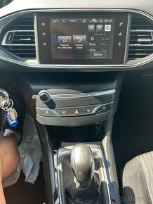 Peugeot 308 1.6hdi 68kw 236Tkm r.v.2014 top stav serviska - 17