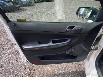 Škoda Fabia Combi 1.4TDI 51kW AIRBAG 2005 STK 3/26 - 17